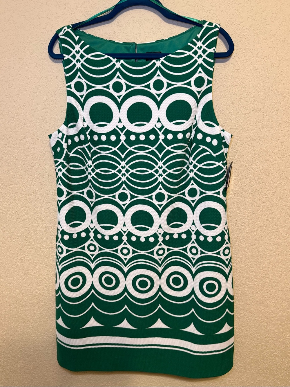 Sleeveless Green and White Patterned dress